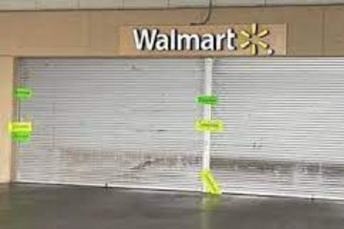 Clausuran tiendas Walmart en Pilares y Pino Suárez en Metepec